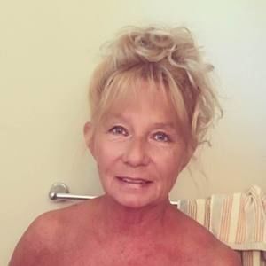 Meet your Posher, Connie